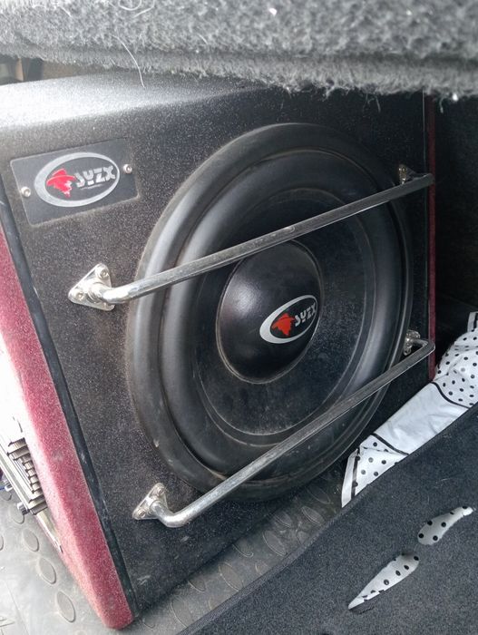 Продам Сабвуфер в Отличном состоянии