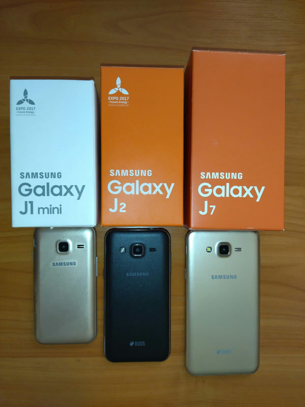 SAMSUNG J 1 . J 2 .