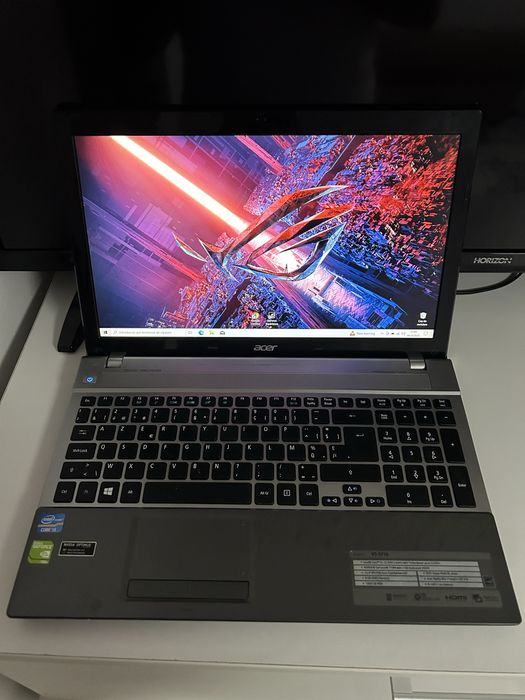 Laptop acer | procesor i5 | placa video 2gb | 4gb ram| 500 HDD