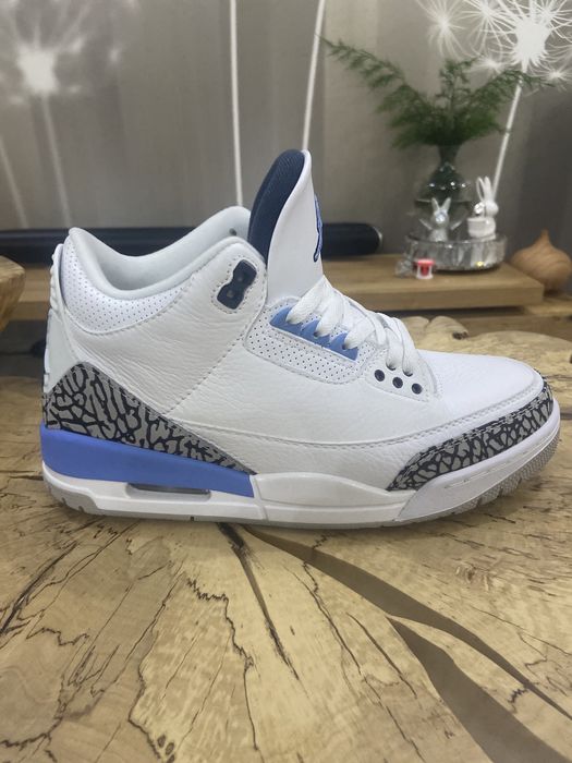 Air Jordan 3 UNC