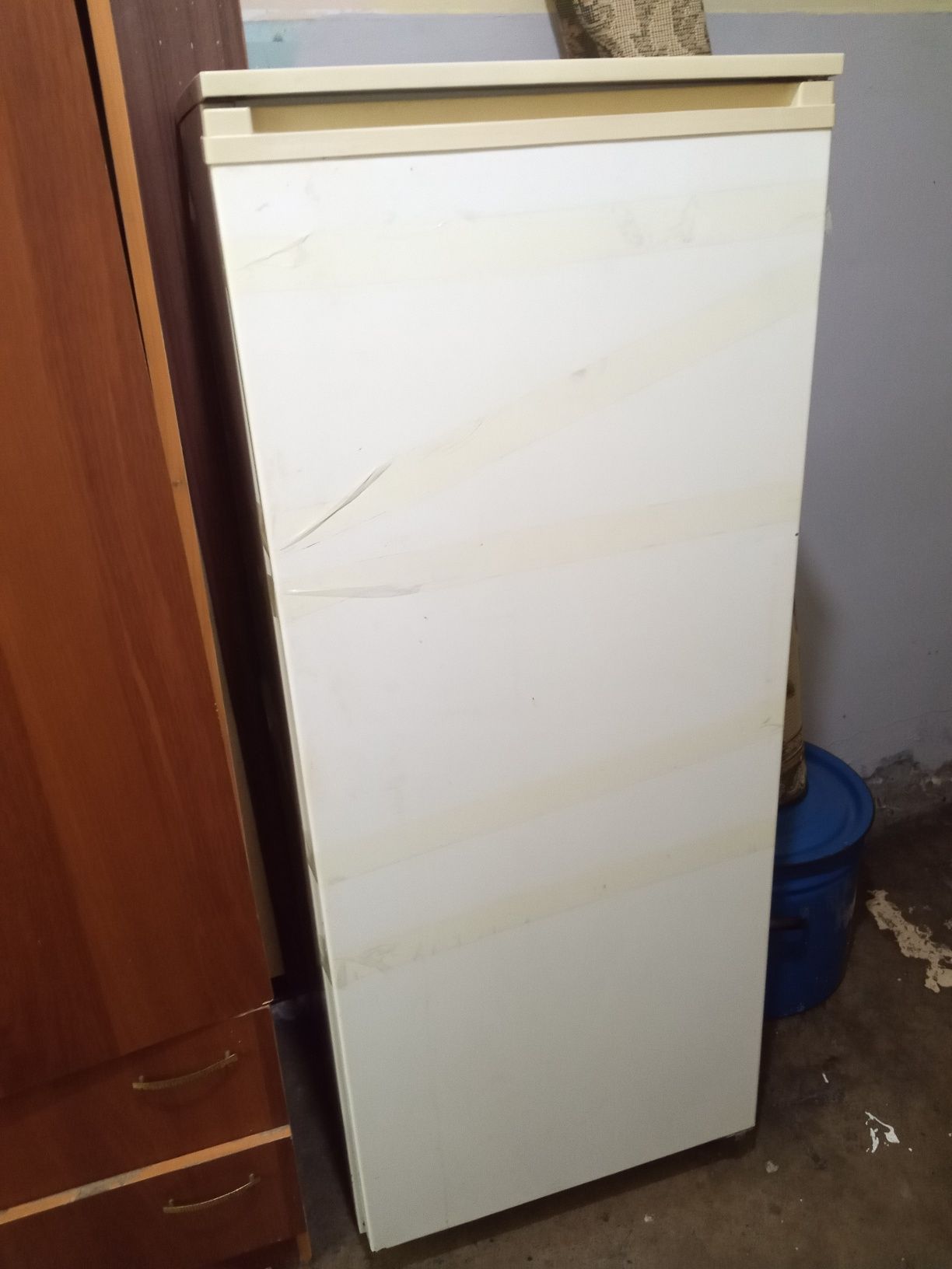 Холодильник Б/У продам