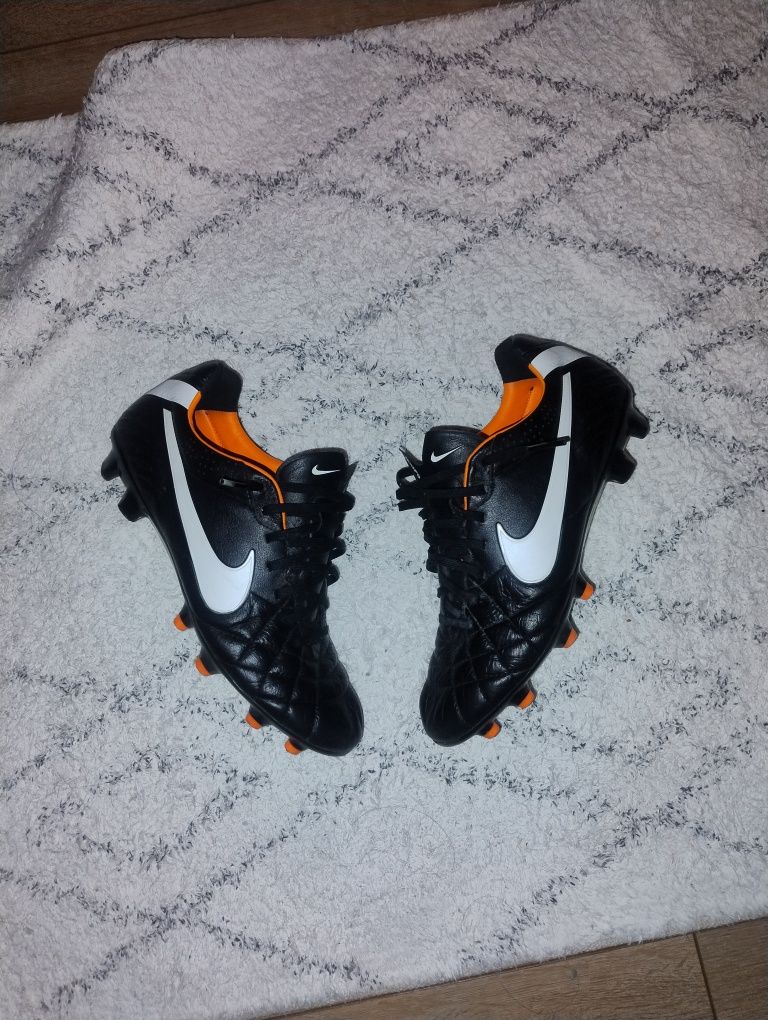 Ghete de fotbal profesionale Nike Tiempo Legend 4