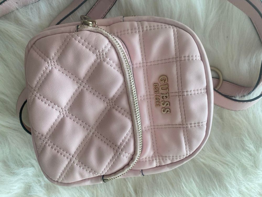 Продавам чанта на Guess!