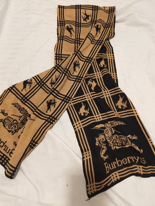 Fular Burberry cu 2 fete