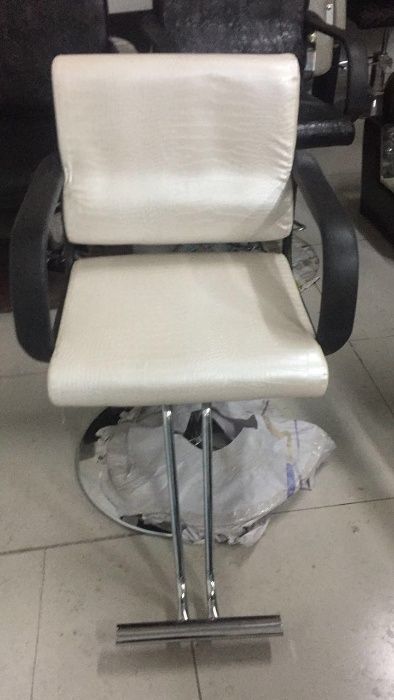 Кресла парикмахерские
