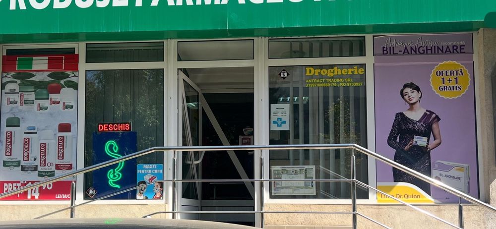 Vând spațiu comercial