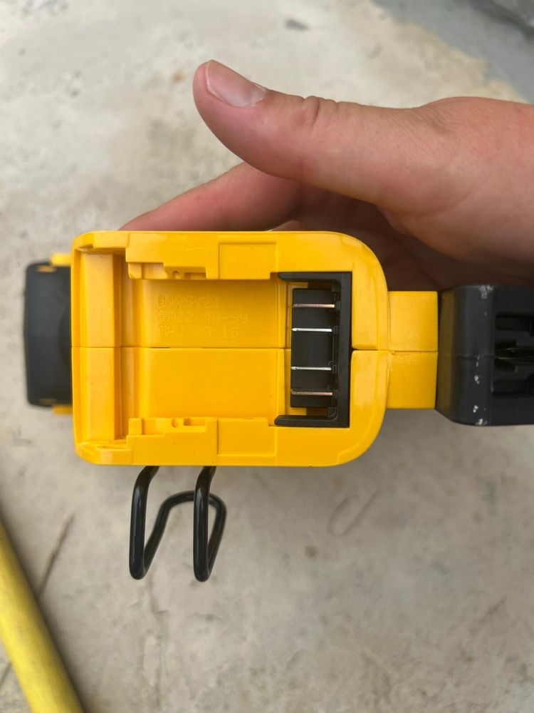 Pistol Cuie Dewalt