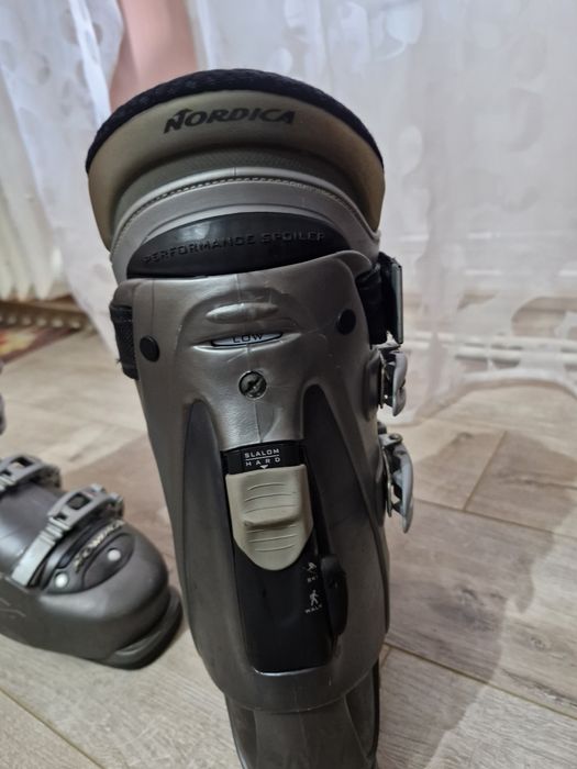 Vând Clăpari NORDICA !!! 41