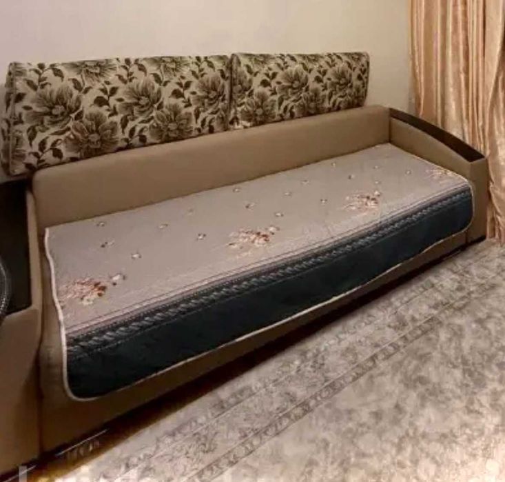 Диван в хорошем состоянии, раскладной