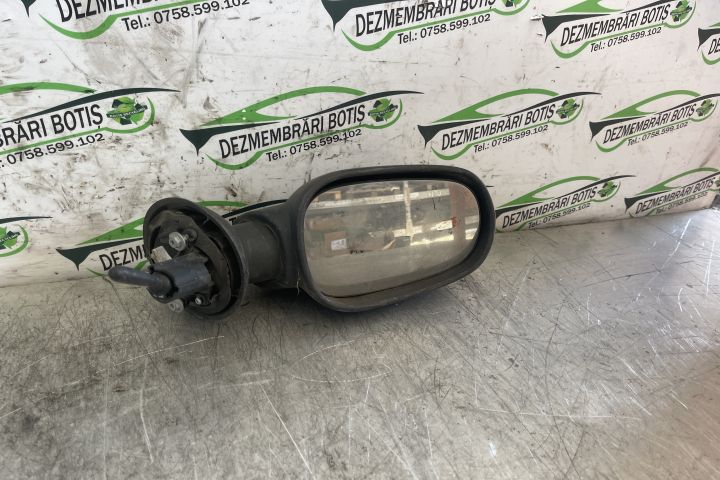 Oglinda dreapta manuala E20103017 / E2 0103017 Dacia Logan prima gene