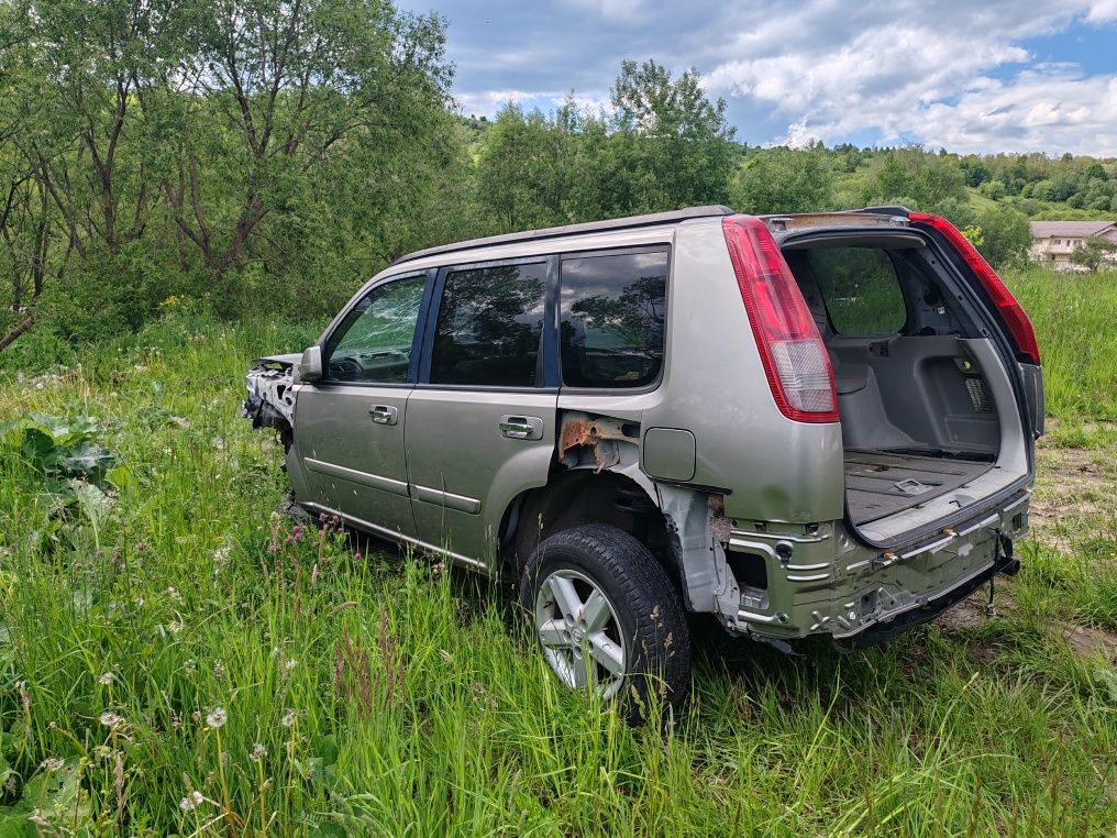 Dezmembrez Nissan X-TRAIL