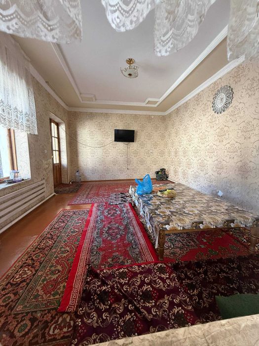 Катта уй Тинчликда, биринчи линияда 8 хона нархи 94000