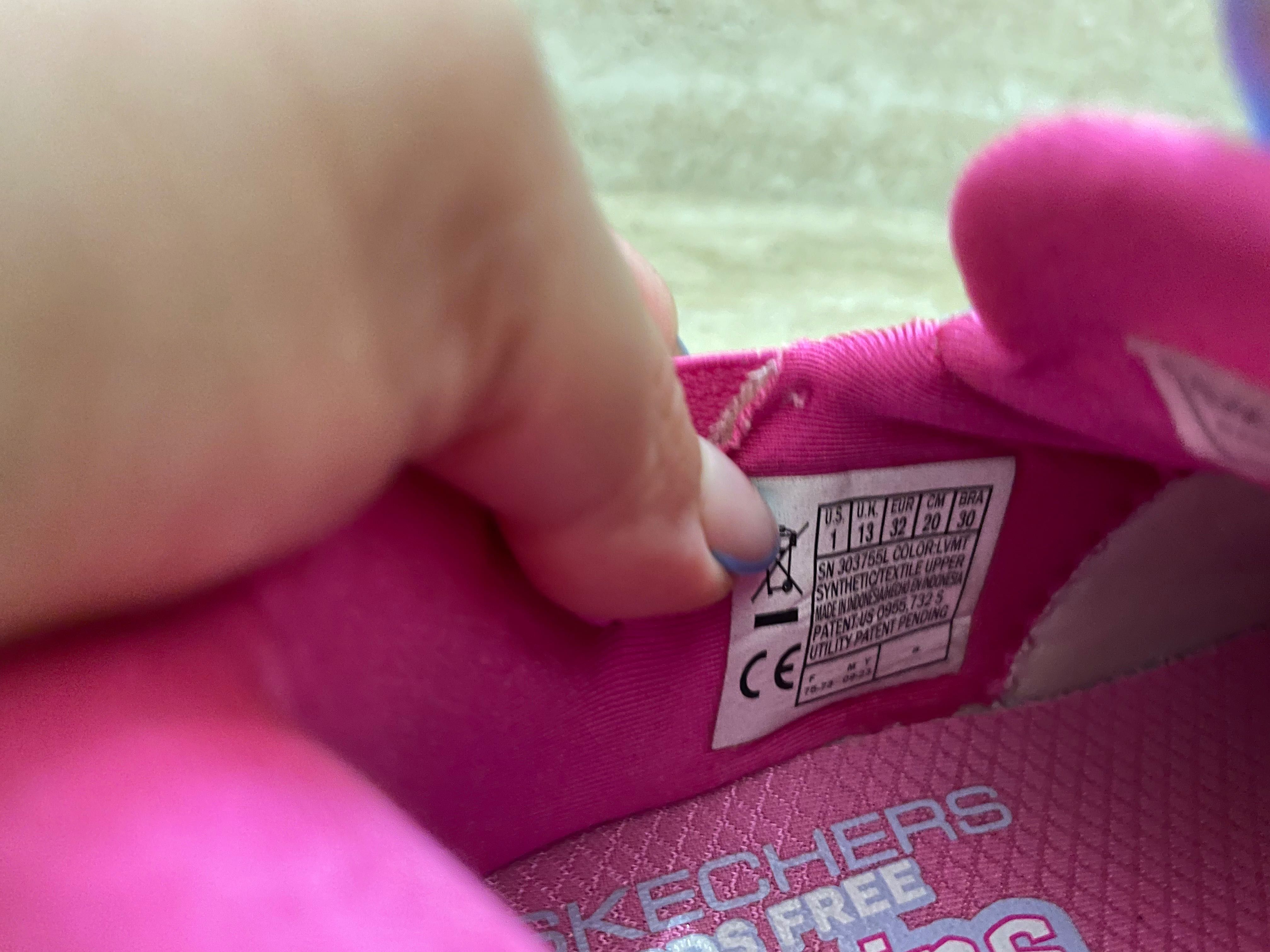 Детски маратонки за момиче Skechers и PLAYFUL FAST