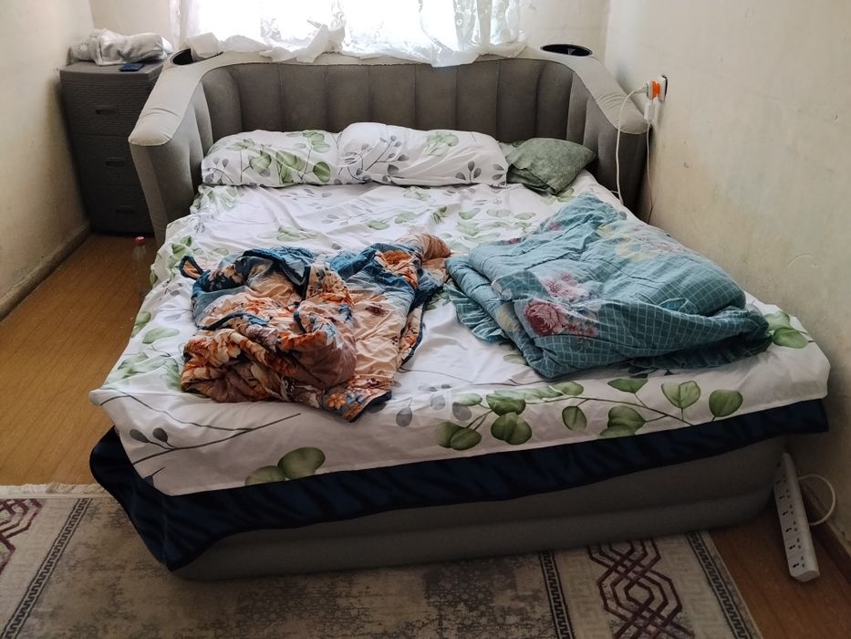 Продается кровать надувной