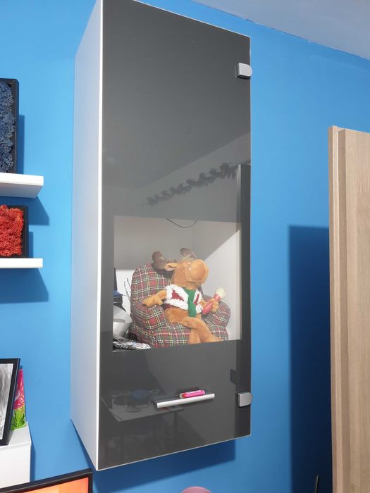 2 buc mobila (vitrina) suspendata