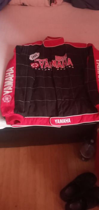 Vănd geaca originala YAMAHA