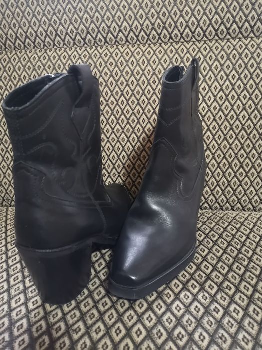 Botine ciocate din piele, marimea 36