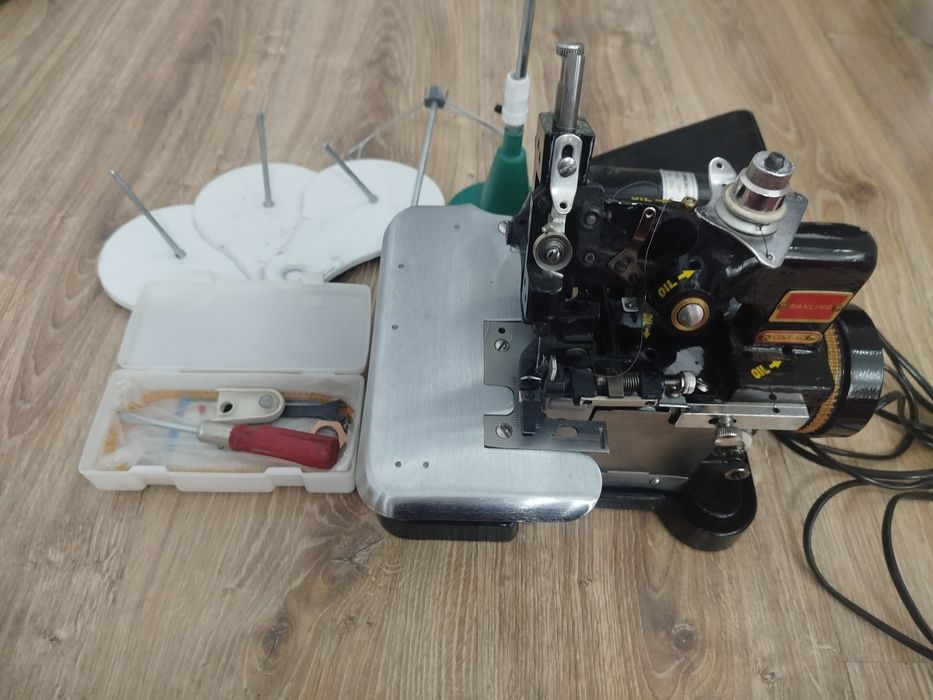 Оверлок в отличном состоянии