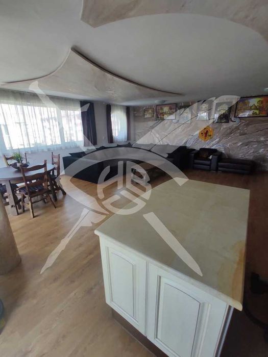 Продава се Тристаен апартамент в София, Гоце Делчев - 140 кв.м за 2572 €/кв.м - Снимка #3