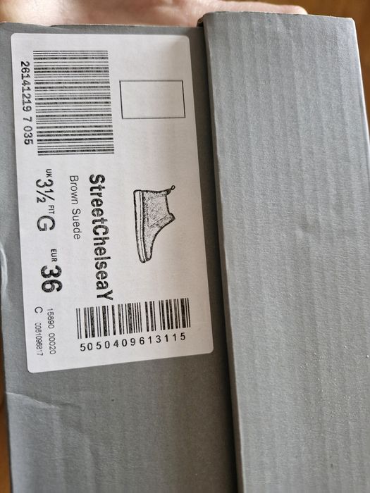 Нови боти Clarks номер 36