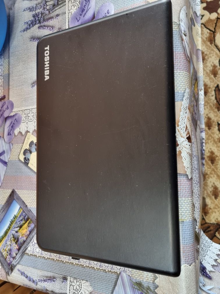 Лаптоп TOSHIBA satellite