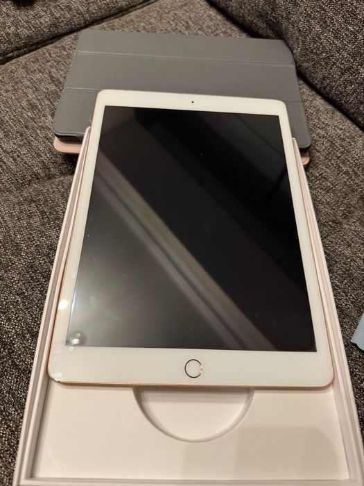 iPad 7th gen & 6th gen 32 gb WiFi