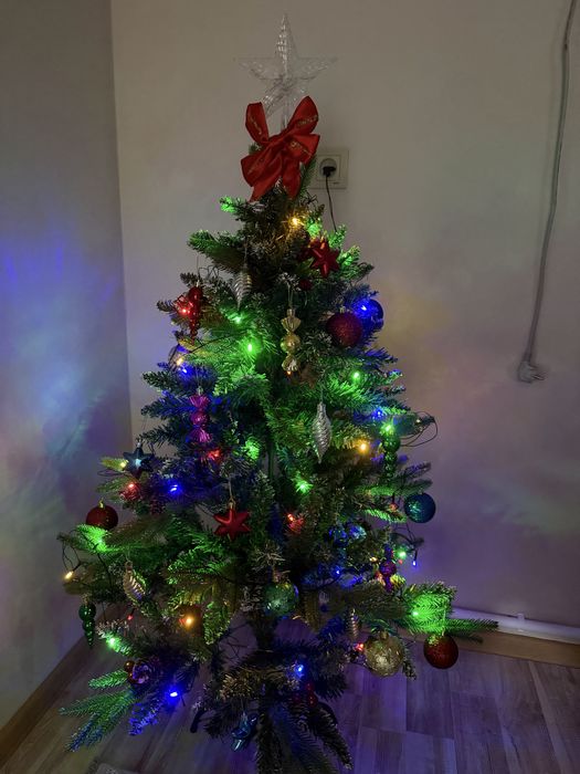 Продается елка, в хорошем состоянии