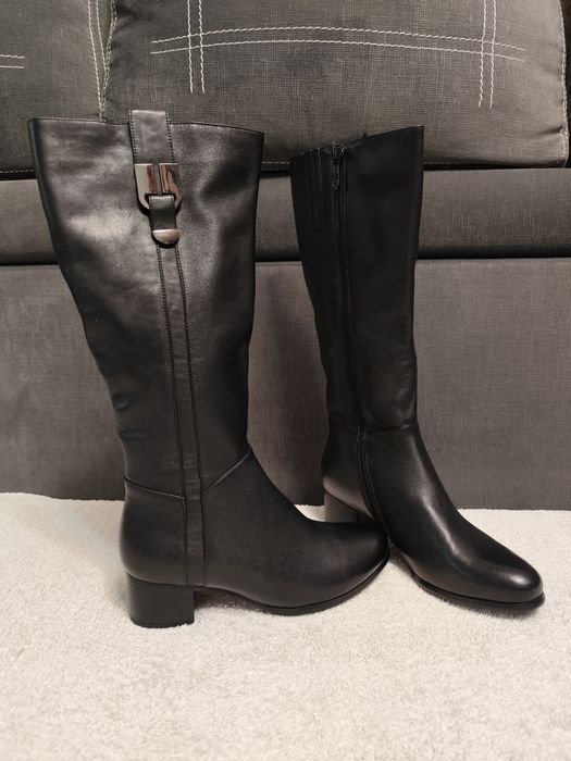 Сапоги ботинки женская обувь.