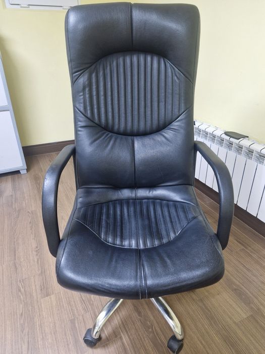 Продам кожанное кресло за 39000 тг.