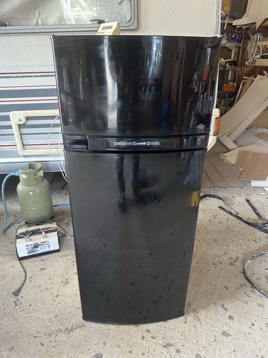 Vand Frigider Thetfort N3150