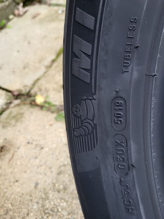 4бр 235/55/18гумите са за suv  много запазени