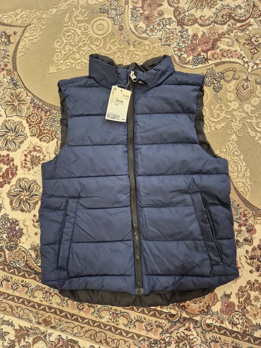 Жилетка H&M теплая на мальчика 8-10лет