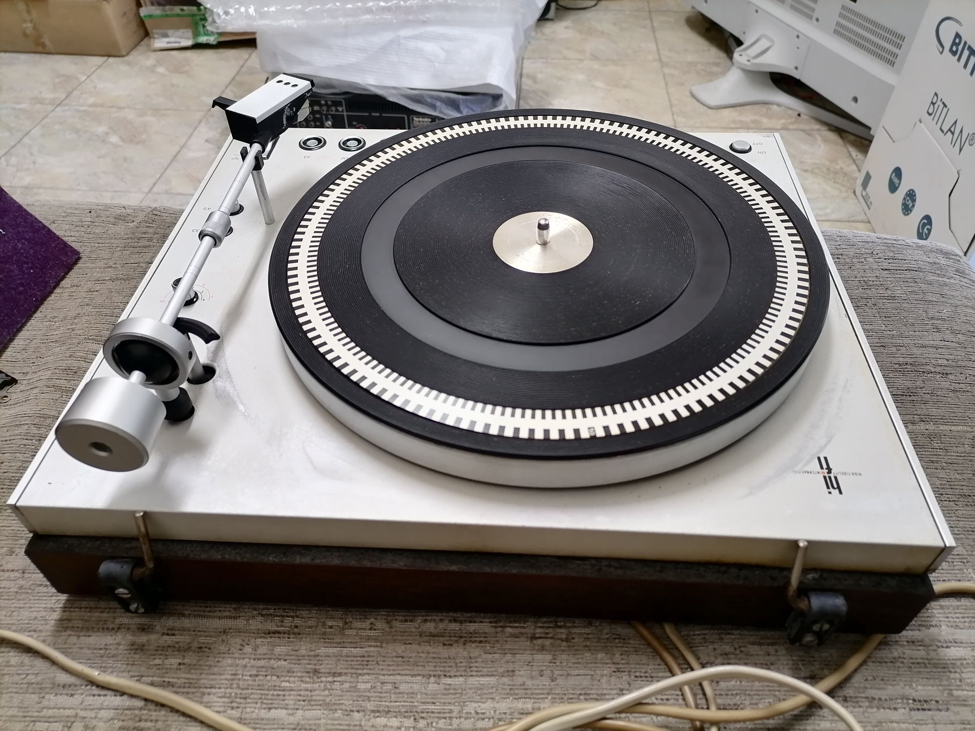 Грамофон Philips 212