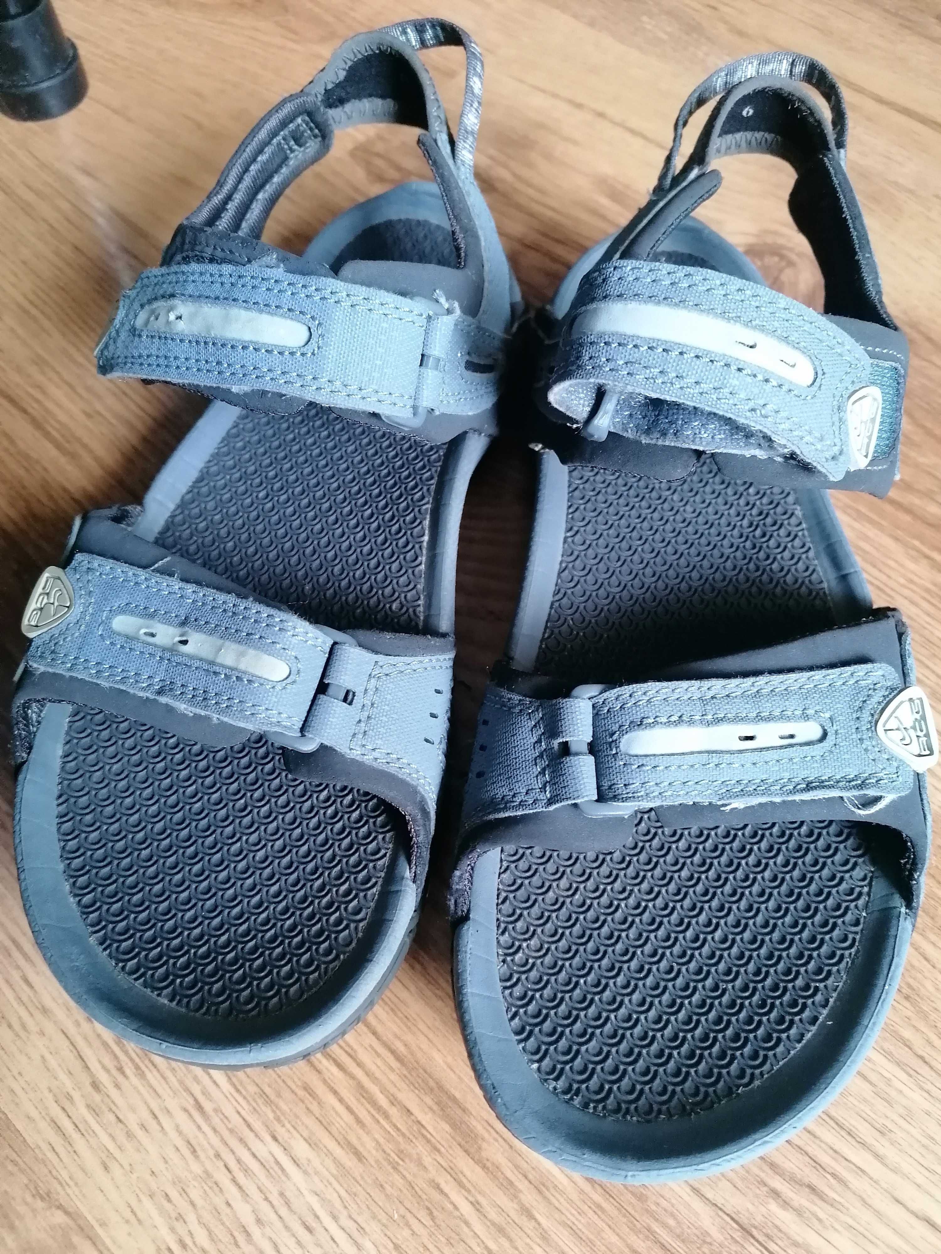 Sandale dama copii Nike ACG noi 36,5