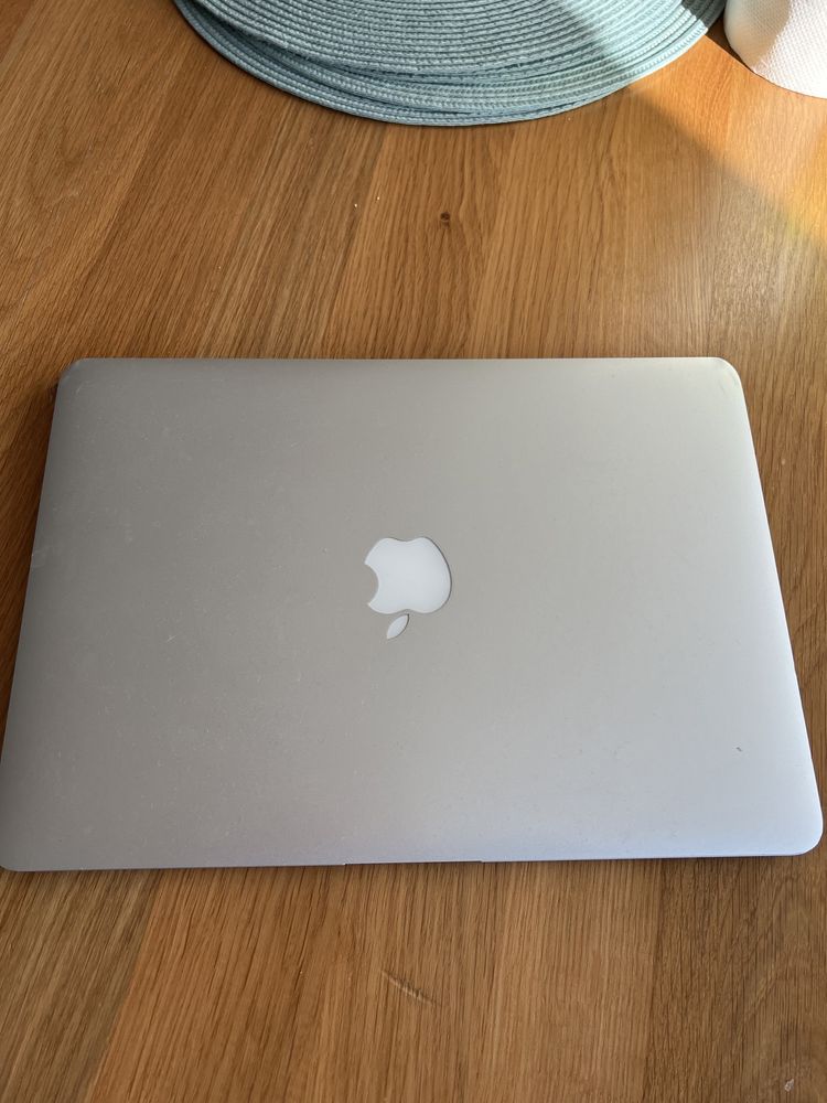 Apple Macbook Air