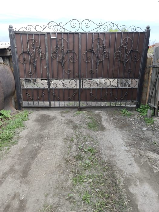 Продам  дом в районе Лодочного.