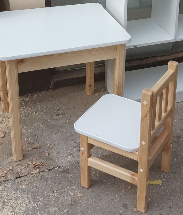 450.000 Скидки на детский комплект. Стол и стульчик