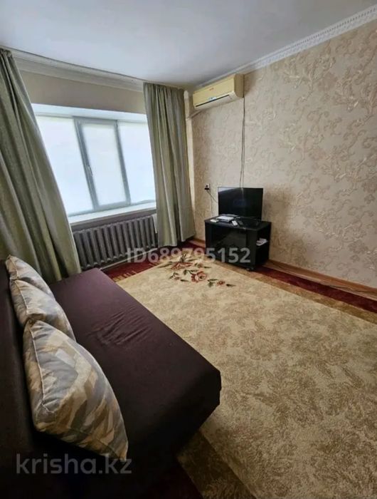 Ұзақ мерзімге орталықтан екі бөлмелі пәтер жалға беріледі.