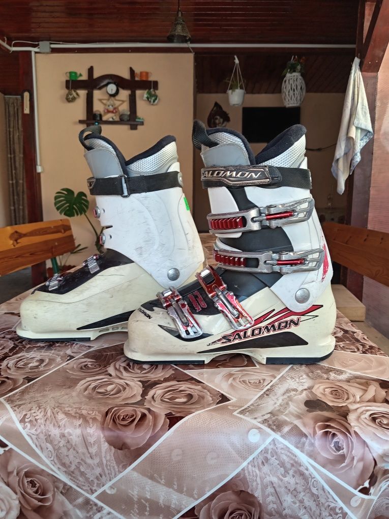 Schiuri Salomon focus 155cm + clăpari