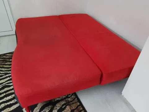 vand canapea rosie extensibila