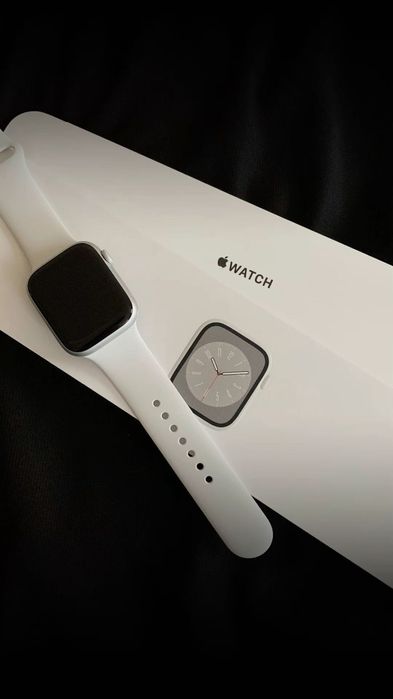Apple Watch 8 series 45 mm