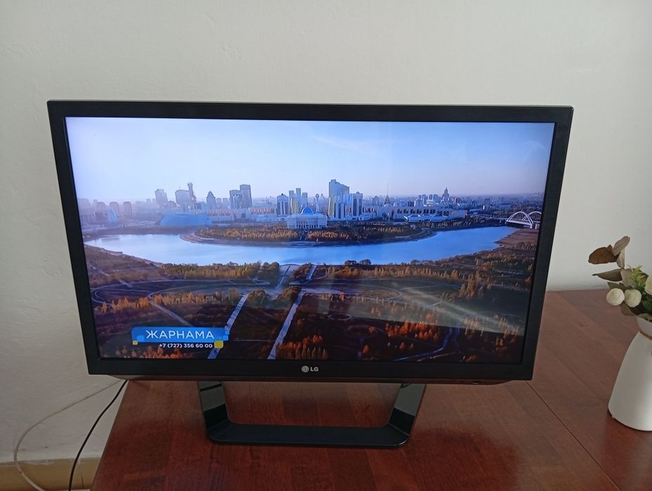 Телевизор LG состояние идеальное.