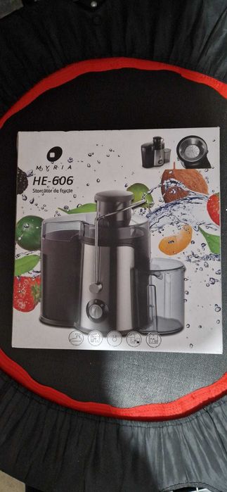 Storcator de fructe si legume MYRIA HE-606, 0.5l, 600W, negru-argintiu