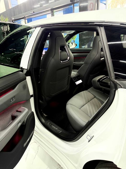 zeekr 001 z sport full srochna !!!