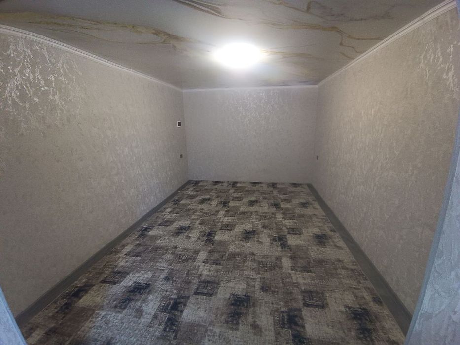 Квадрати 5500минг сомдан.Офисга мулжалланган нотурар обект