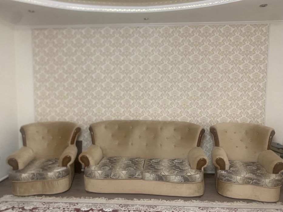 Мягкий уголок .Диван с креслами.