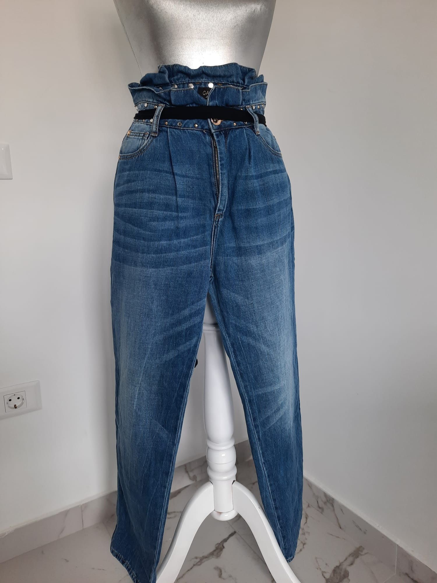 Gaudi Jeans, dama