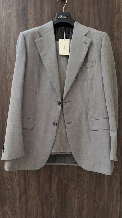 Costum barbati BRIONI , nou cu eticheta
