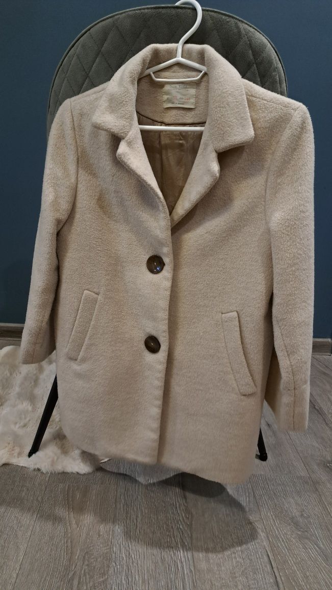 Продавам детско палто Zara