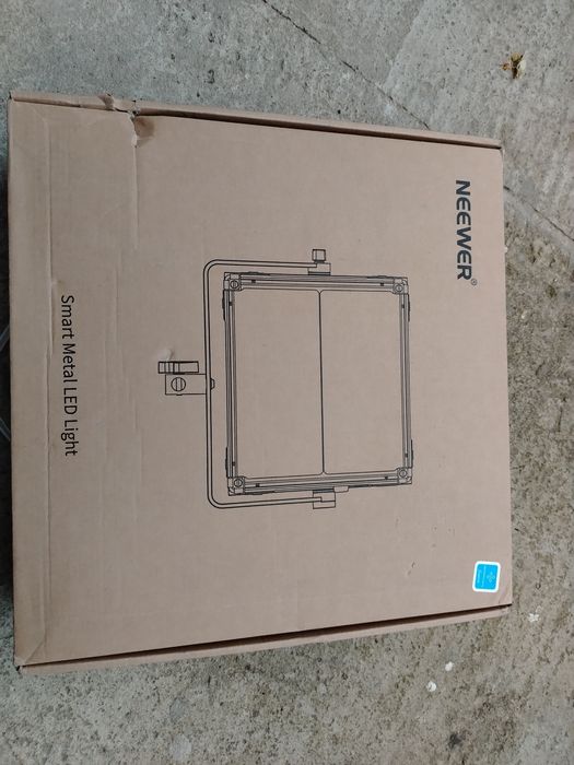 Neewer RGB1200 Lumină de studio, nouă